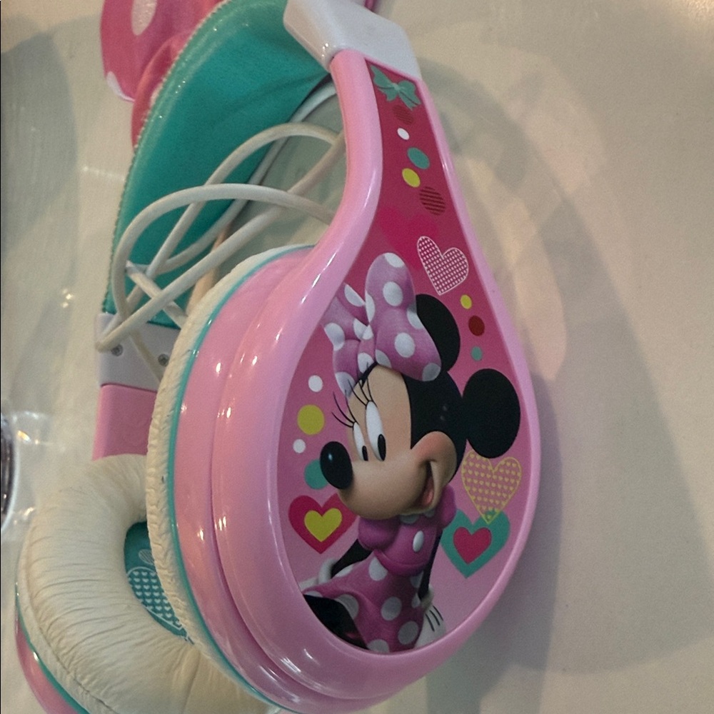 Kids Minnie Mouse Headphones - Picture 3 of 4